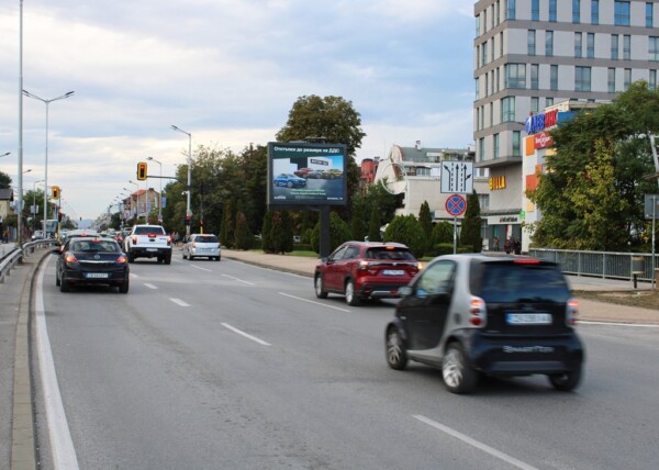 119. Nadezhda - bul. Lomsko shose - crossroad Nadejda overpass, in front of BILLA, Business centre