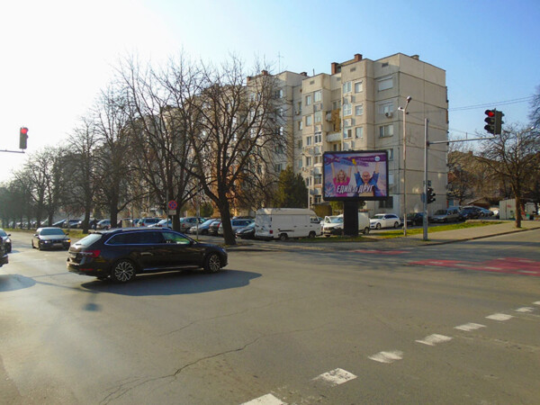 15. ul. D. Staev / bul. Hr. Botev
