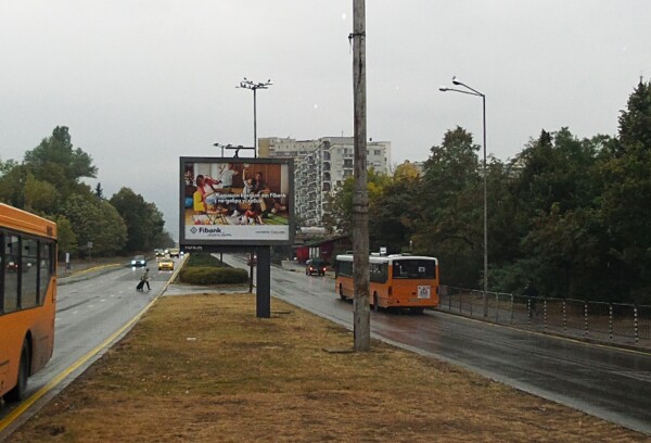 36-2. bul. G.M. Dimitrov / Bul. Dragan Tsankov - in dividing strip, crossroad FIB, OMV_towards Dianabad
