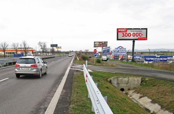 47-1. bul. St. Stambolov - entrance/exit Burgas, after Hyundai, against Chevrolet_towards exit Sofia, Jumbo