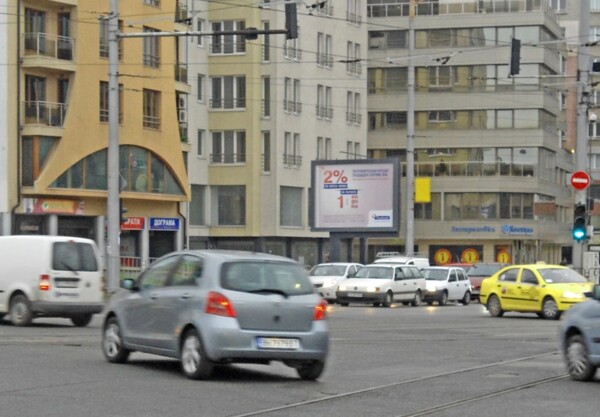 54-2. bul. Madrid / bul. Sitnyakovo - crossroad Poduyane_towards center, Serdika MALL