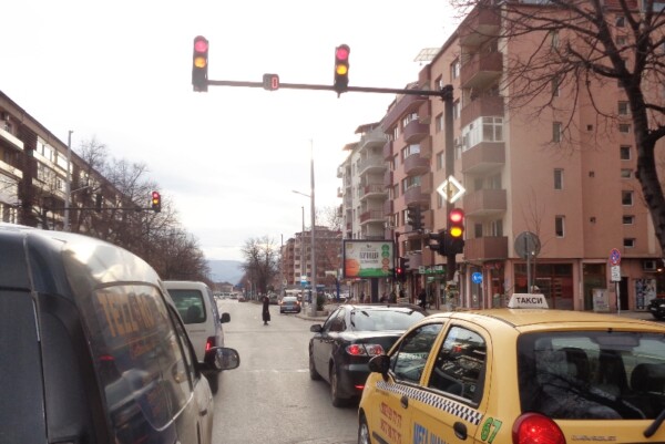 8-1. bul. Sv.Sv. Kiril i Metodiy - crossroad with ul. Ilinden_towards Central Train Station