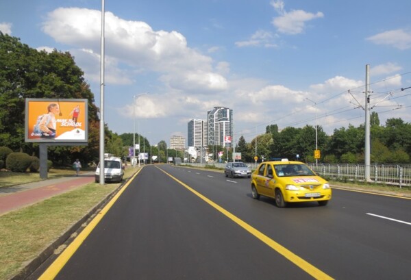 137-2.  bul. Bulgaria – after School of Textiles, against Stadium Rakovski_towards Hilton