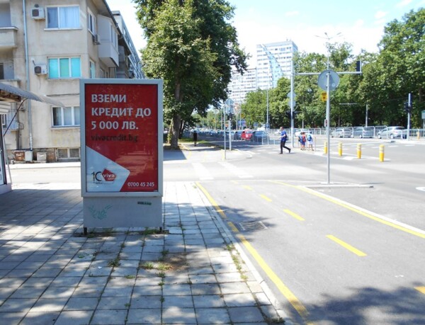 6-2. bul. Demokratsia – next to 3rd Policlinic_towards Kosmos Hotel