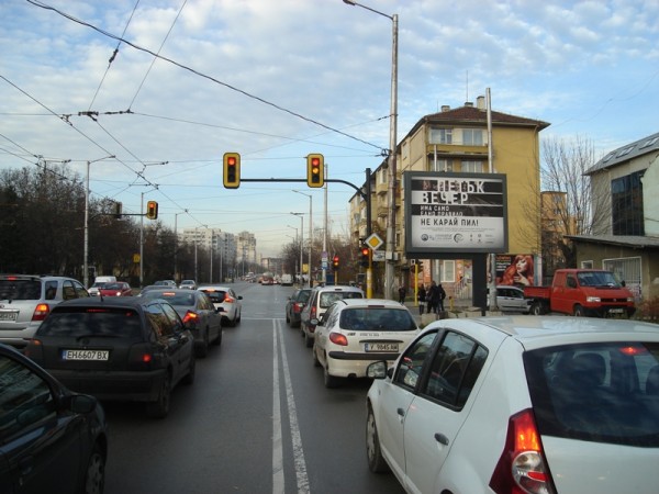 145-1. bul. K. Velichkov / ul. Tsar Simeon – before bul. Slivnitsa_towards Kaufland