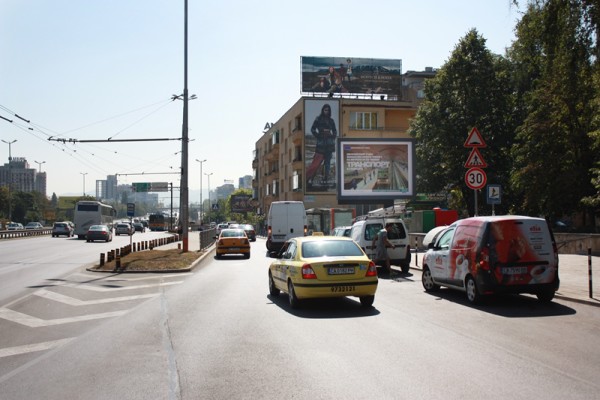 146-1. bul. Tsatigradsko shose - opposite of Central AlfaBank_towards Mladost