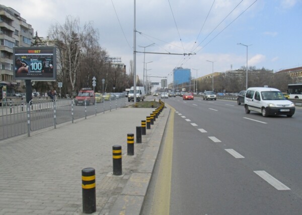 146-2. bul. Tsatigradsko shose - opposite of Central AlfaBank_towards Orlov Most