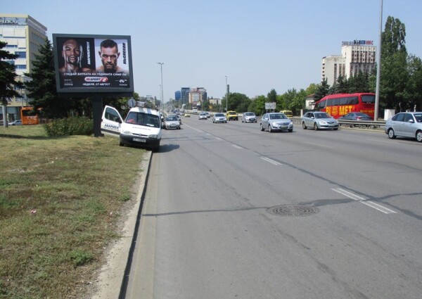 157-2 bul. Tsarigradsko Shose – after round crossroad 4th km, opposite of Sofia Tech Park_towards Orlov Most
