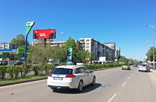 30-2. bul. Bulgaria - before Sankt Peterburg Hotel - in front of OMV_towards Praktiker
