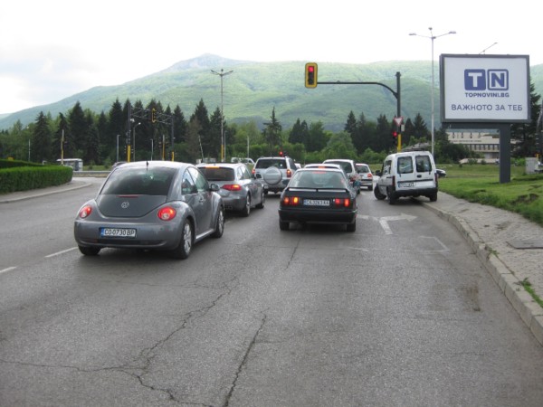 169-1. bul. Bratya Buxton – in front of OMV, BILLA_towards Boyana
