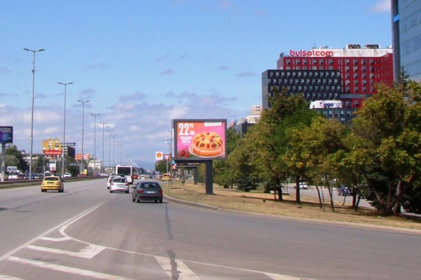 М-329-1. bul. Tsarigradsko shose - in front of Novotel, before The MALL_towards Orlov most