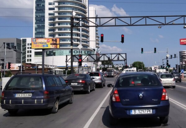 61-2. bul. Vladislav Varnenchik - next to Varna Towers, opposite Homemax_towards MALL Varna, center