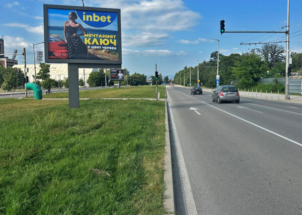 155. bul. Asen Yordanov – sep. line in front of Arena Armeec -