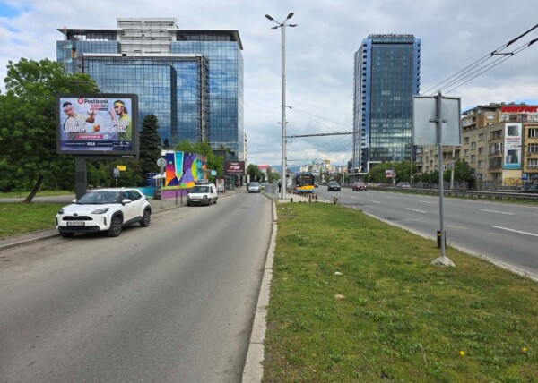 47. bul. Tsarigradsko shose - busstop Studentski obshtezhitiya, after Central Alpha Bank -