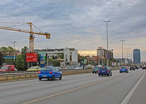 48. bul. Tsarigradsko shose - after OMV, against The MALL, Carrefour -