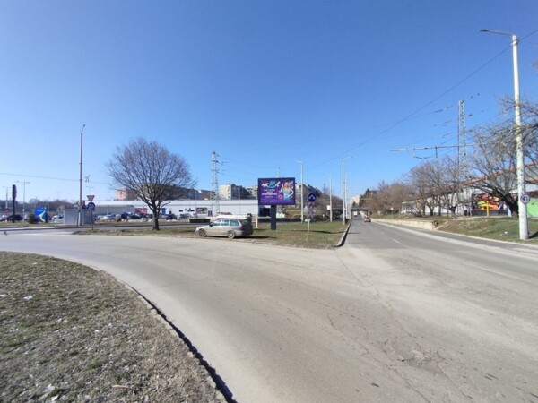 7. ул. Тулча / ул. Потсдам - в кръгово пред LIDL, към Търговия на едро