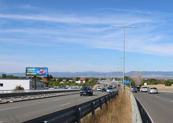 MB 52. Okolovrustno shose Blvd. - after Tsarigradsko shose Blvd. -
