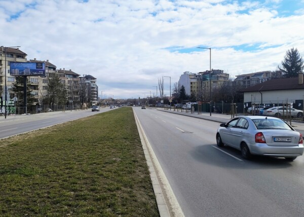 MB 80 Todor Kableshkov Blvd. - before ul. Louis Ayer ., LIDL -