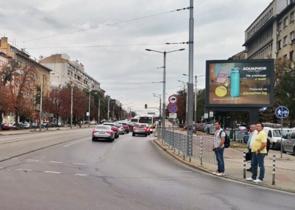 40. пл. Лъвов мост - бул. Мария Луиза / бул. Сливница