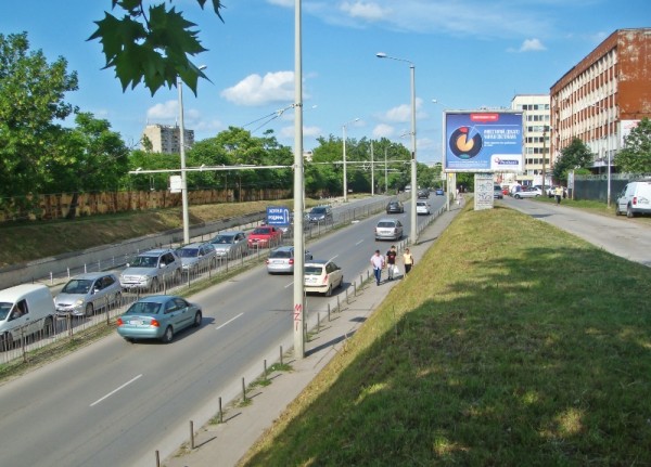3-1. бул. Липник - Galeria Mall, след Kaufland, Praktiker_посока Дунав мост