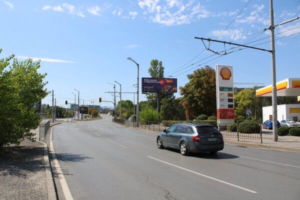 MB 31. бул. Владимир Вазов / ул. Черковна - пред SHELL - моста Чавдар, срещу BILLA и OMV