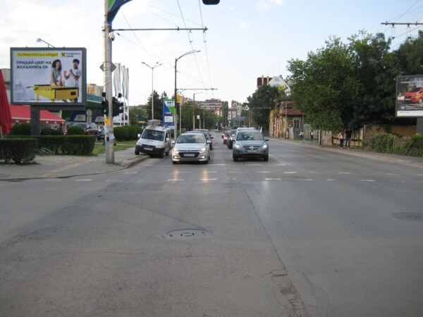 39-2. бул. Опълченски / ул. Цар Симеон - к-ще пред OMV, BILLA_посока бул. Сливница, BILLA
