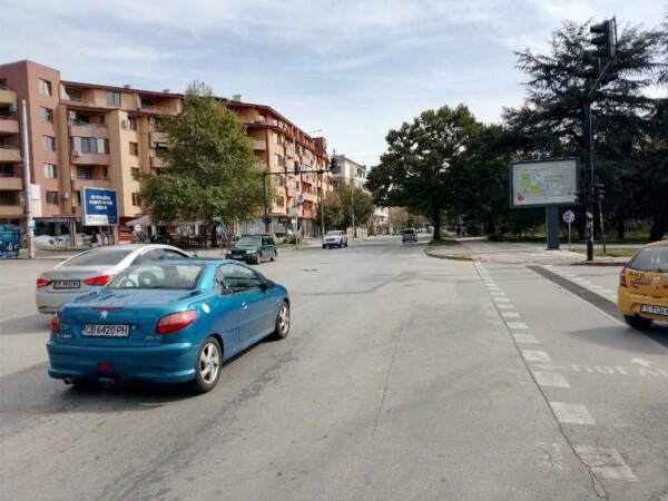1. бул. Св. Д. Солунски / бул. Св. Св. Кирил и Методий - пред ЦЖПГара, до LIDL