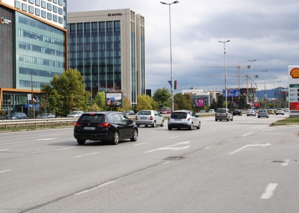 49. бул. Цариградско шосе - преди The MALL, срещу SHELL -