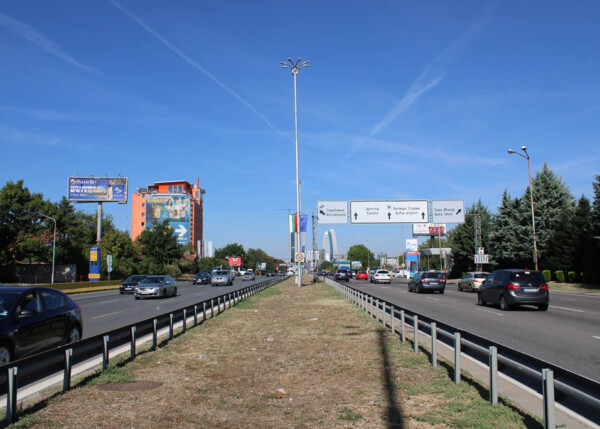 MB 38. бул. Цариградско шосе / ул. Д. Пешев - кръстовище Praktiker -
